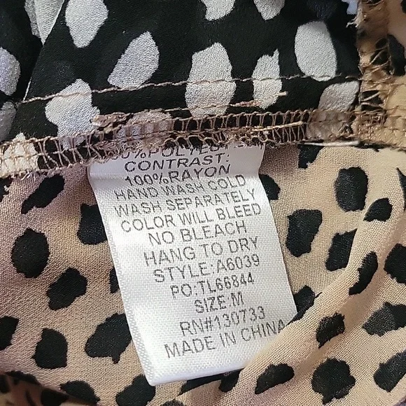 Umgee Two-Tone Animal Print Blouse in Tan and Black - Picture 4 of 5